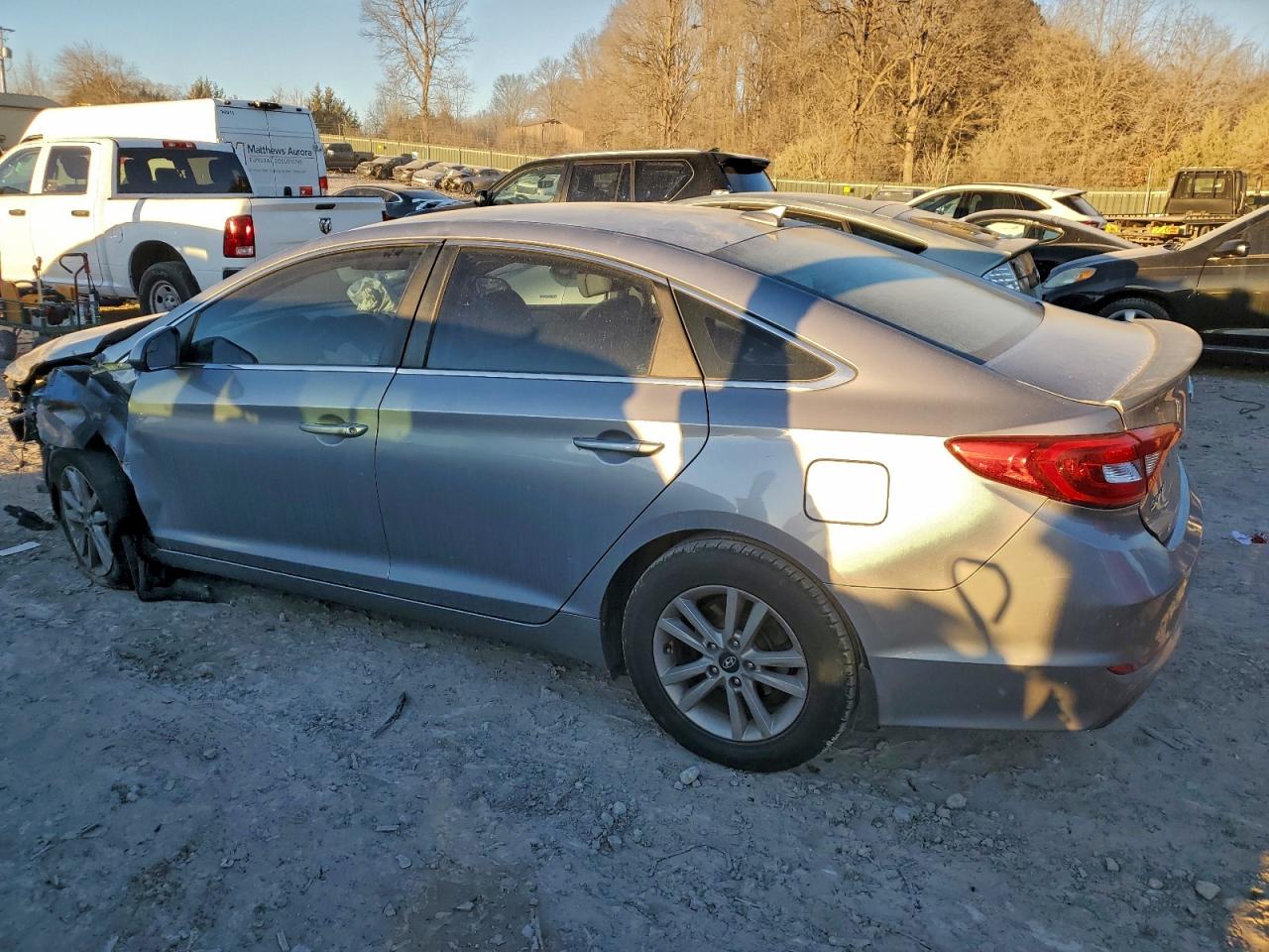 2015 HYUNDAI SONATA SE photo 2