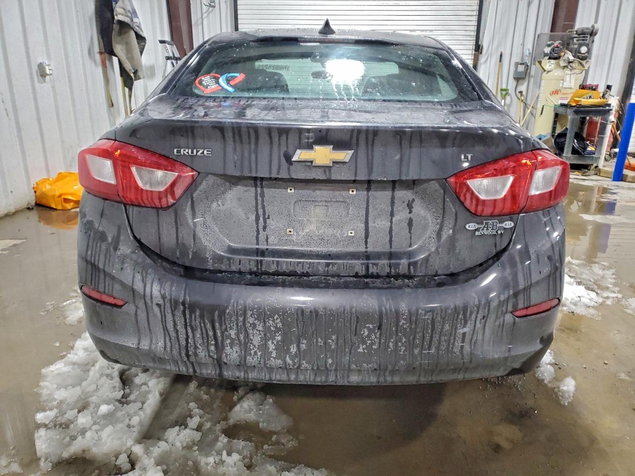 2017 CHEVROLET CRUZE LT photo 6