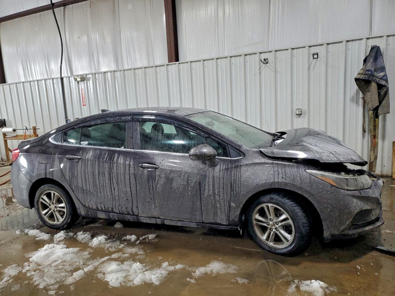 2017 CHEVROLET CRUZE LT photo 4