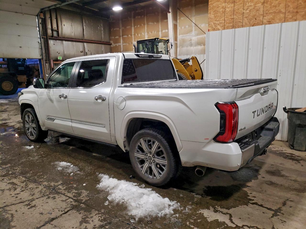 2024 TOYOTA TUNDRA CREWMAX CAPSTONE photo 2