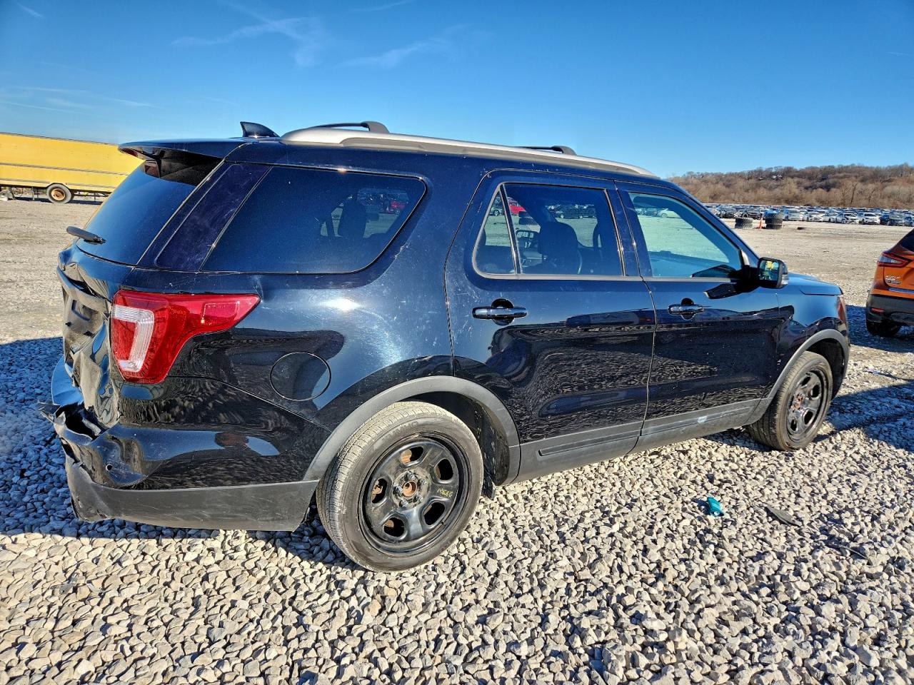 2017 FORD EXPLORER XLT photo 5