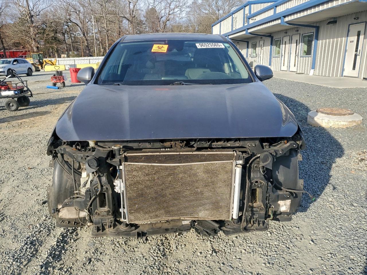 2019 HYUNDAI SANTA FE SE photo 9