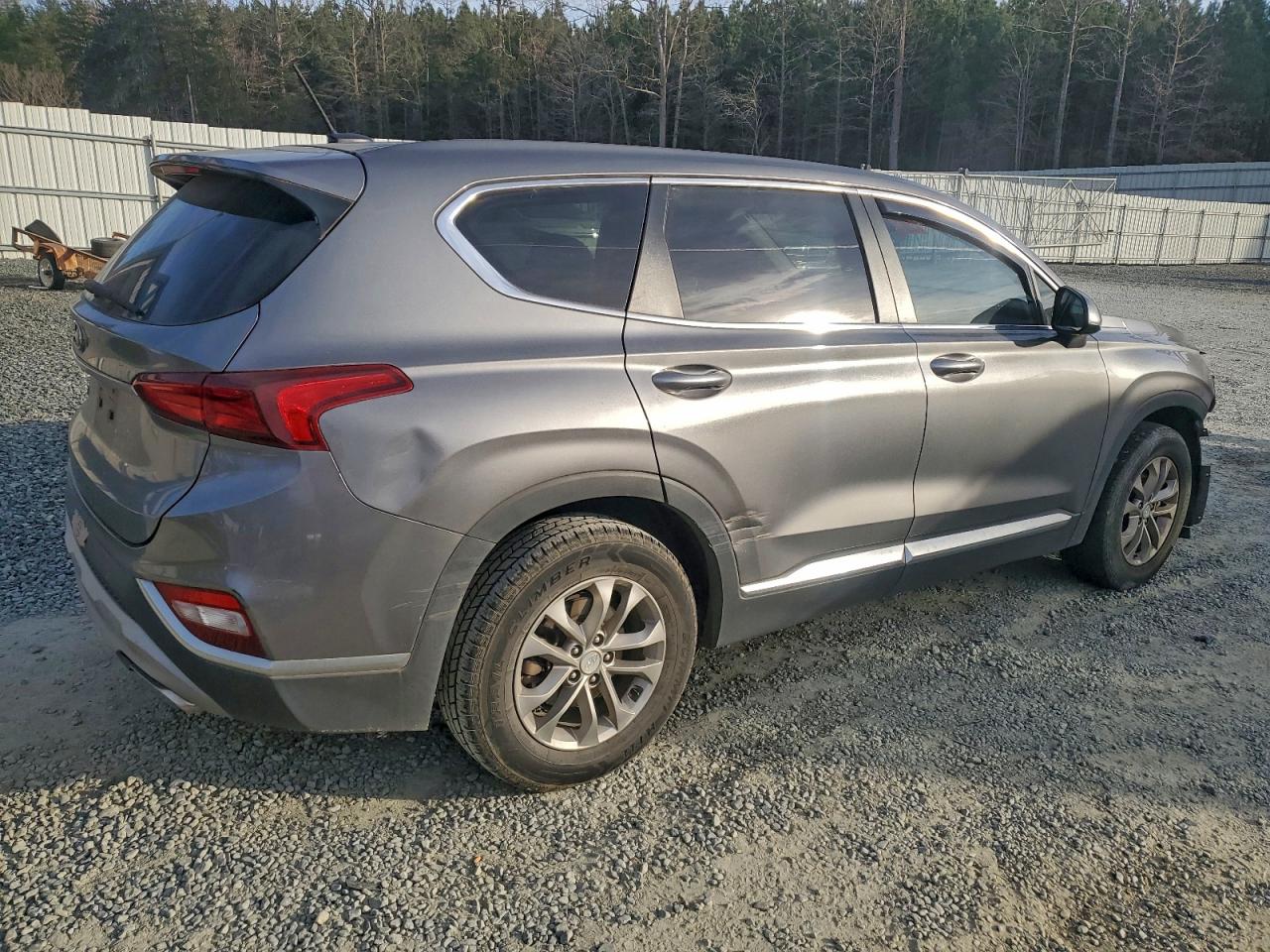 2019 HYUNDAI SANTA FE SE photo 5