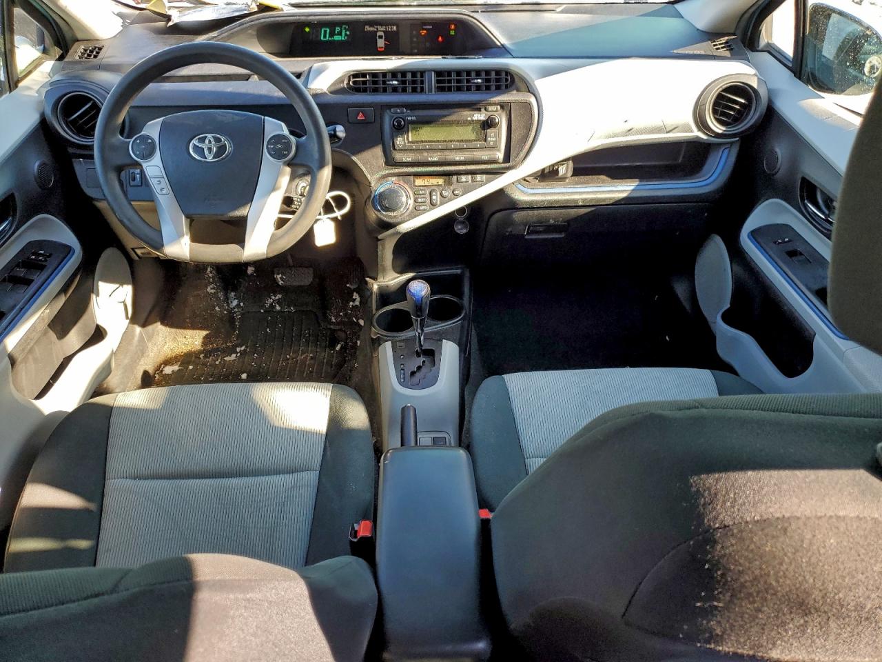 2012 TOYOTA PRIUS C photo 8
