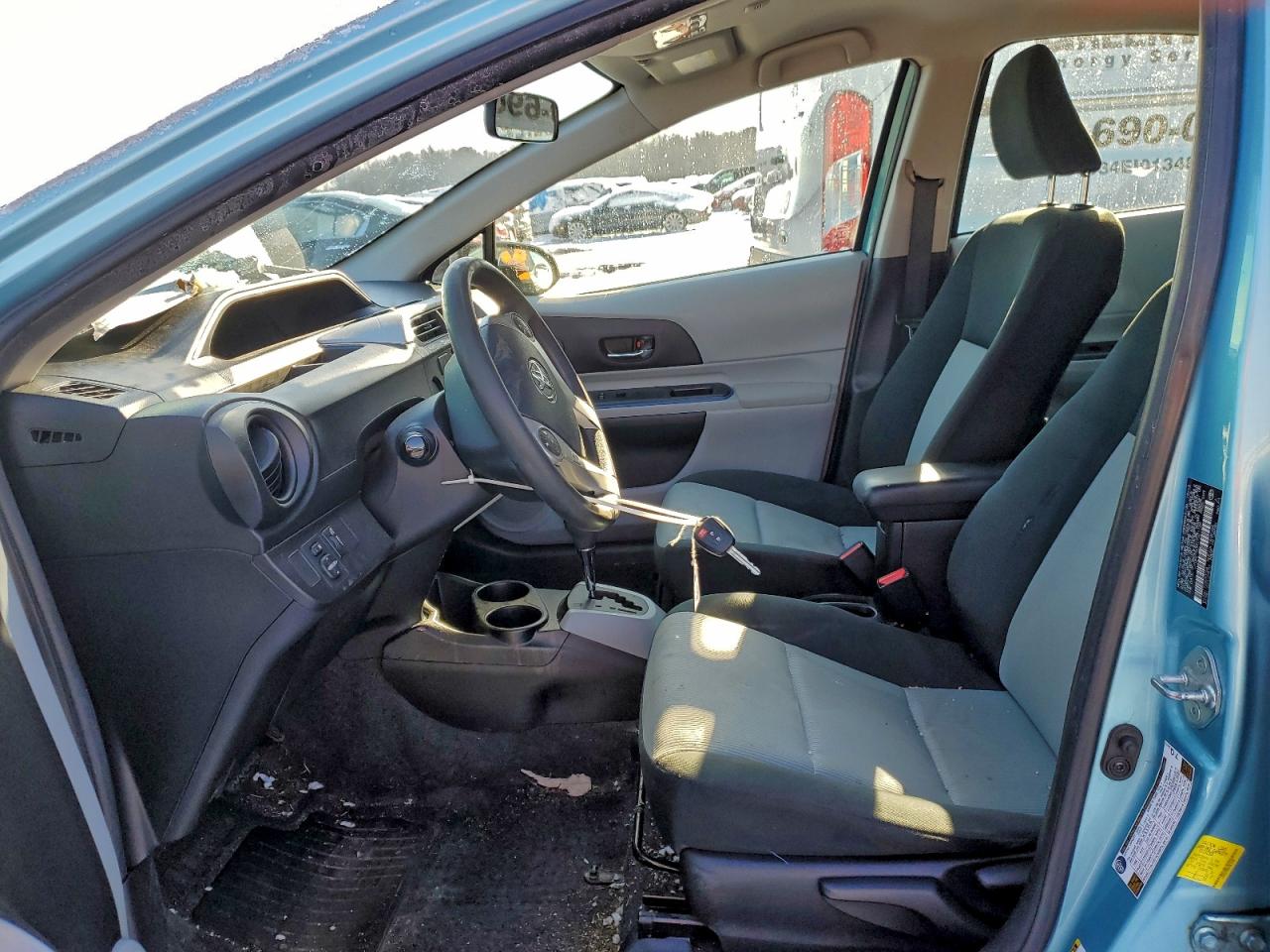 2012 TOYOTA PRIUS C photo 7