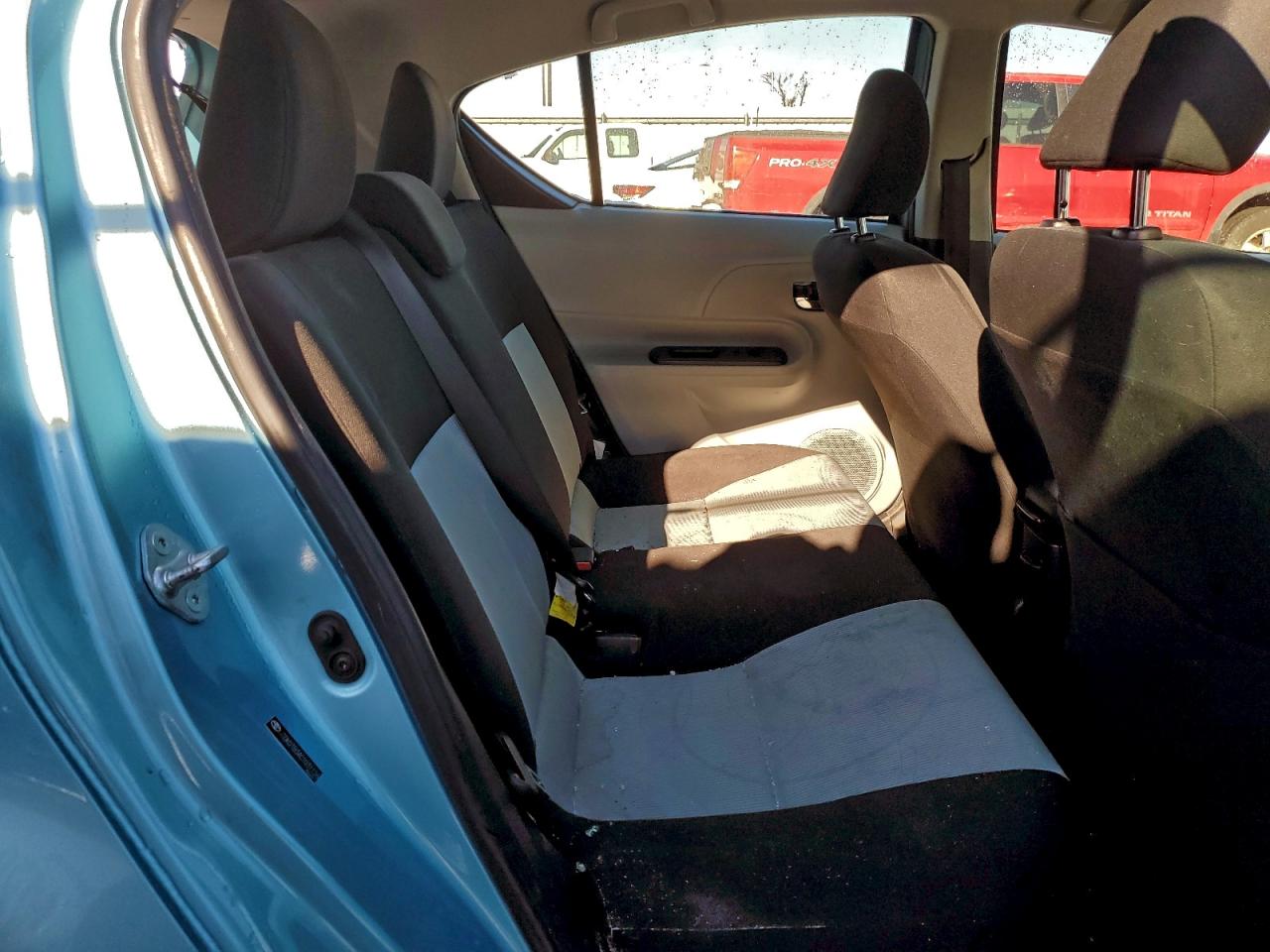 2012 TOYOTA PRIUS C photo 10