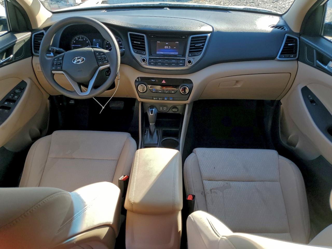 2017 HYUNDAI TUCSON SE photo 8