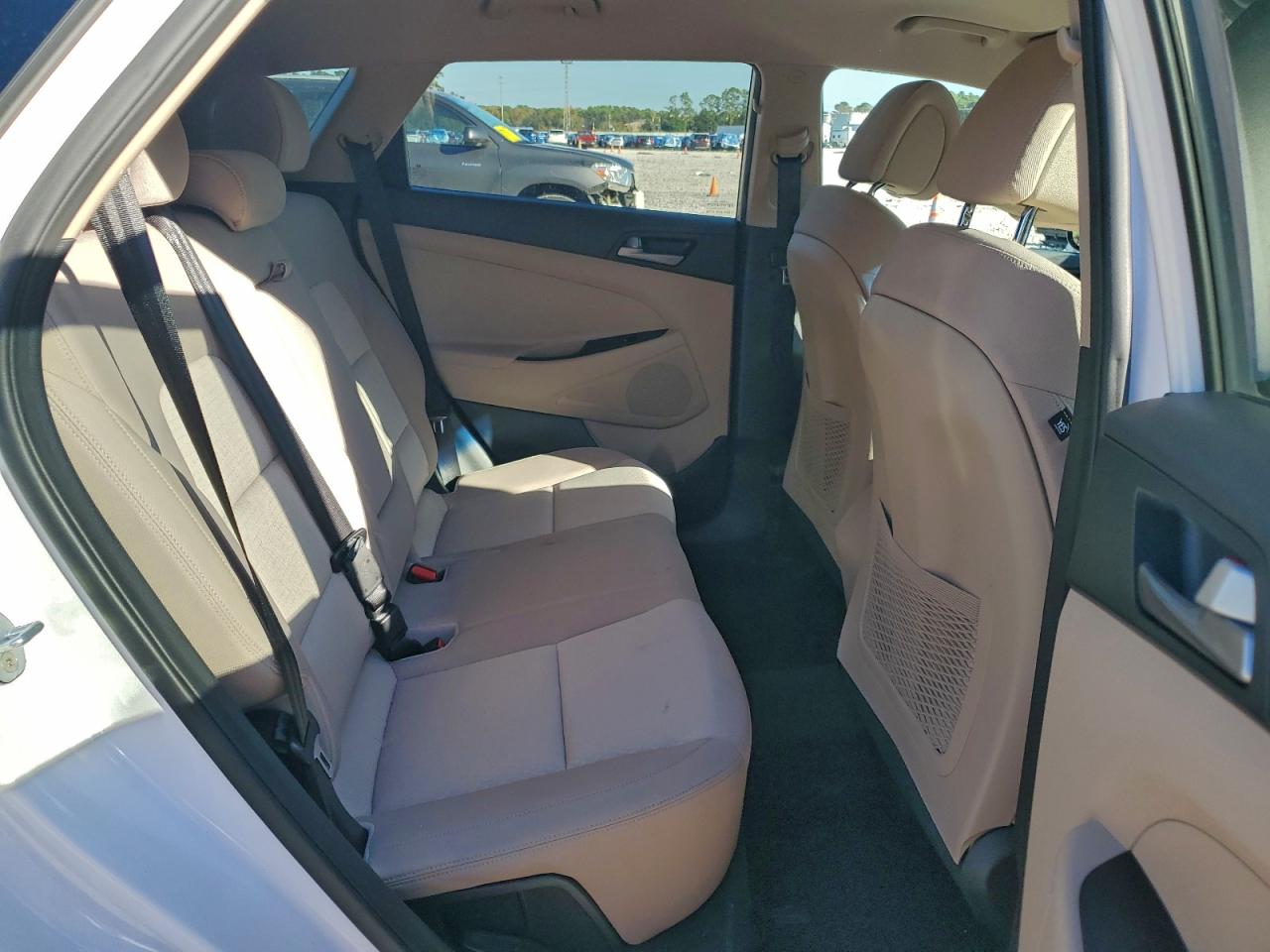 2017 HYUNDAI TUCSON SE photo 11