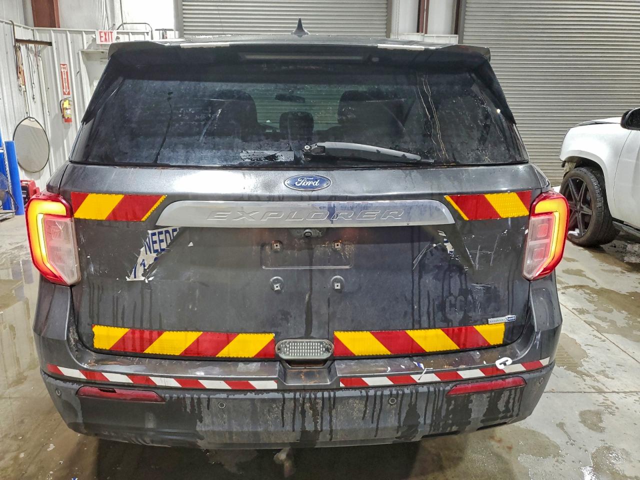 2020 FORD EXPLORER photo 6