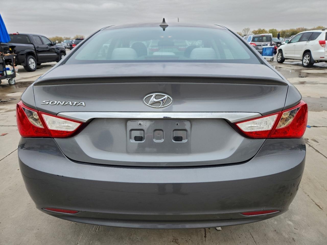2013 HYUNDAI SONATA GLS photo 6