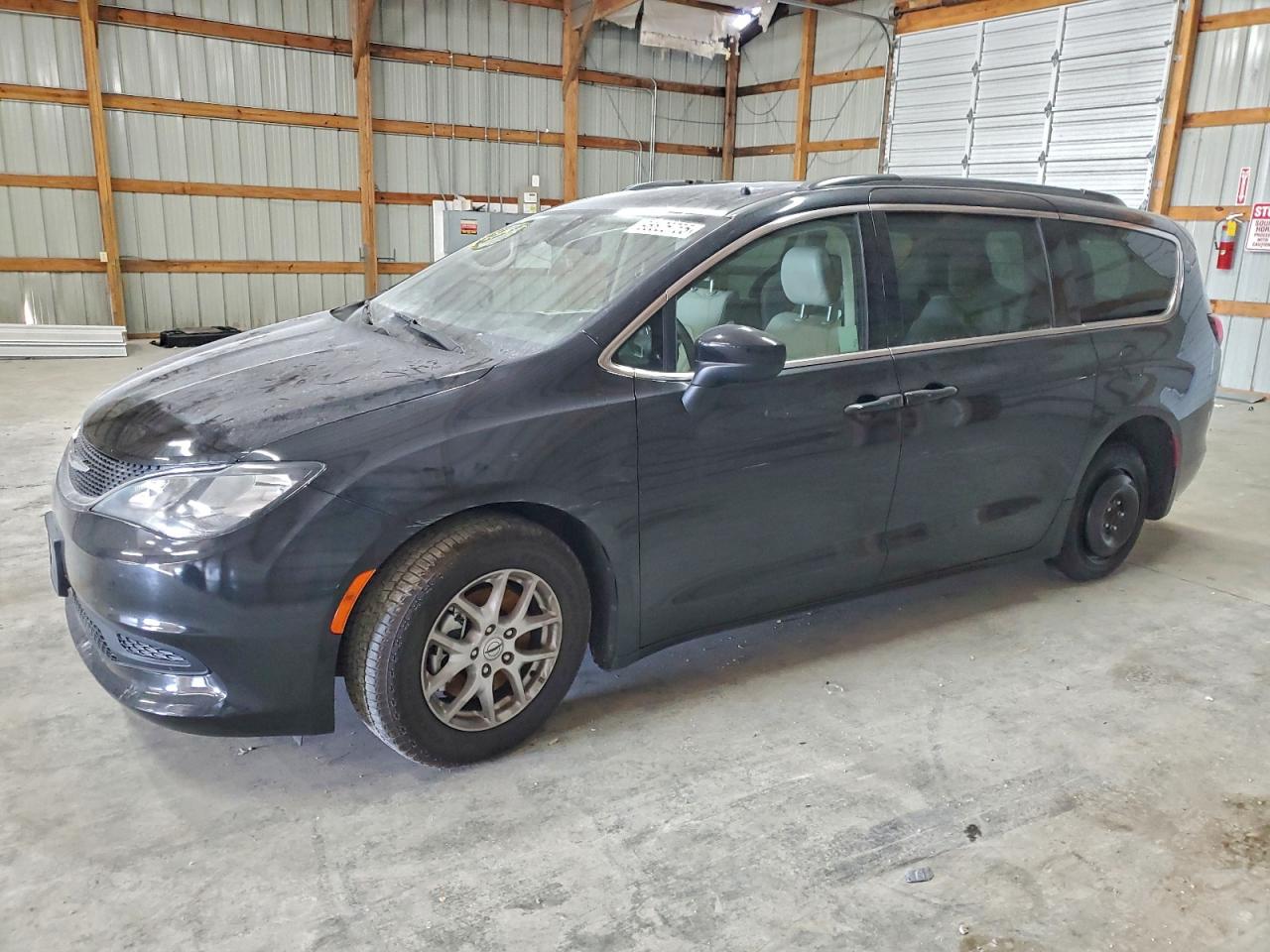 2021 CHRYSLER VOYAGER