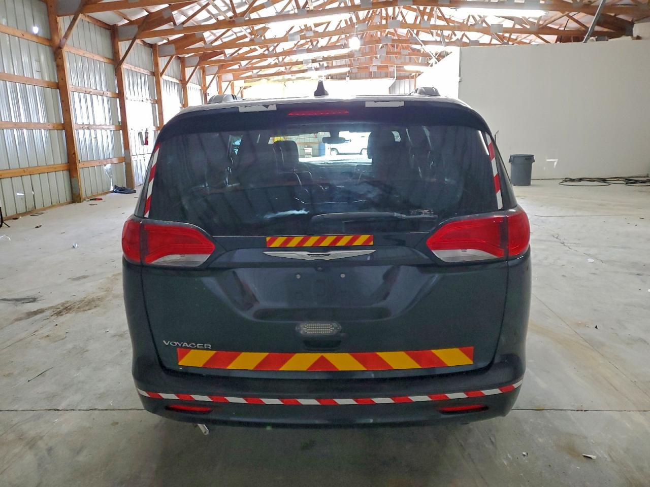 2021 CHRYSLER VOYAGER LXI photo 6
