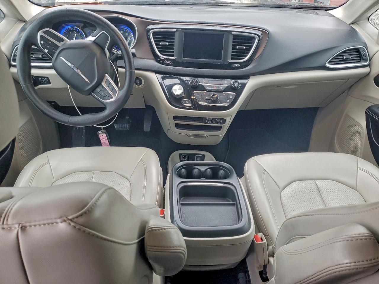 2021 CHRYSLER VOYAGER LXI photo 8