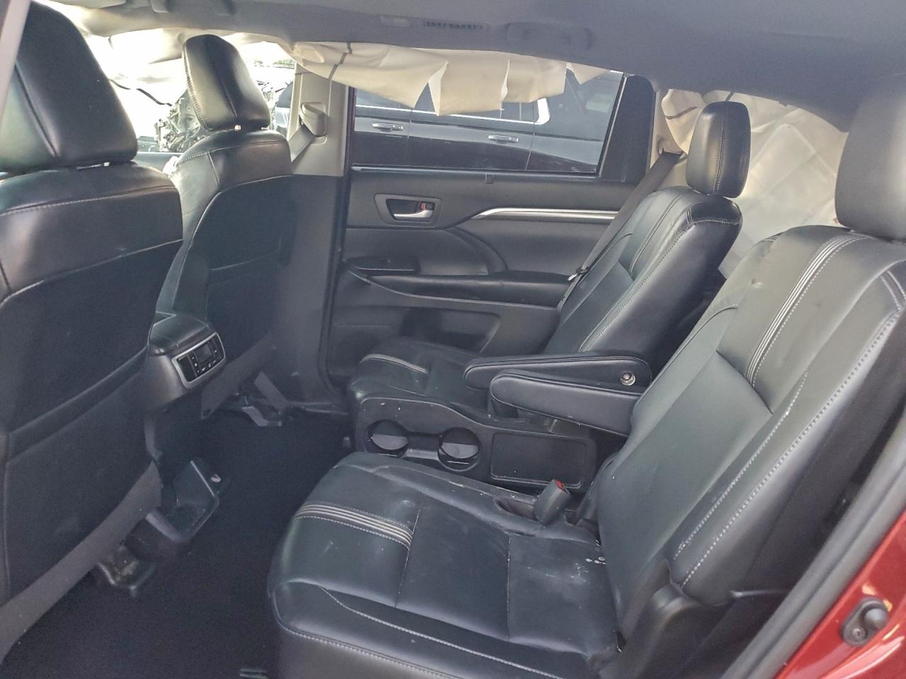 2018 TOYOTA HIGHLANDER SE photo 11