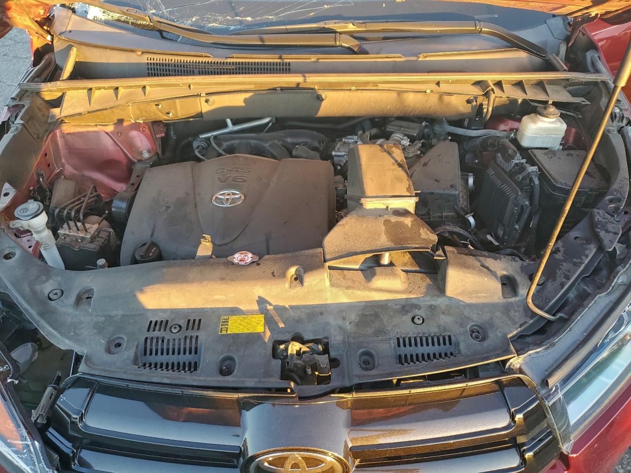 2018 TOYOTA HIGHLANDER SE photo 12