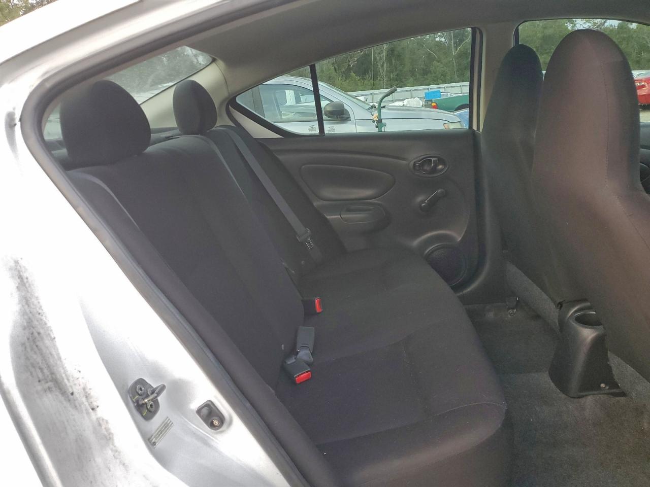 2014 NISSAN VERSA S photo 10
