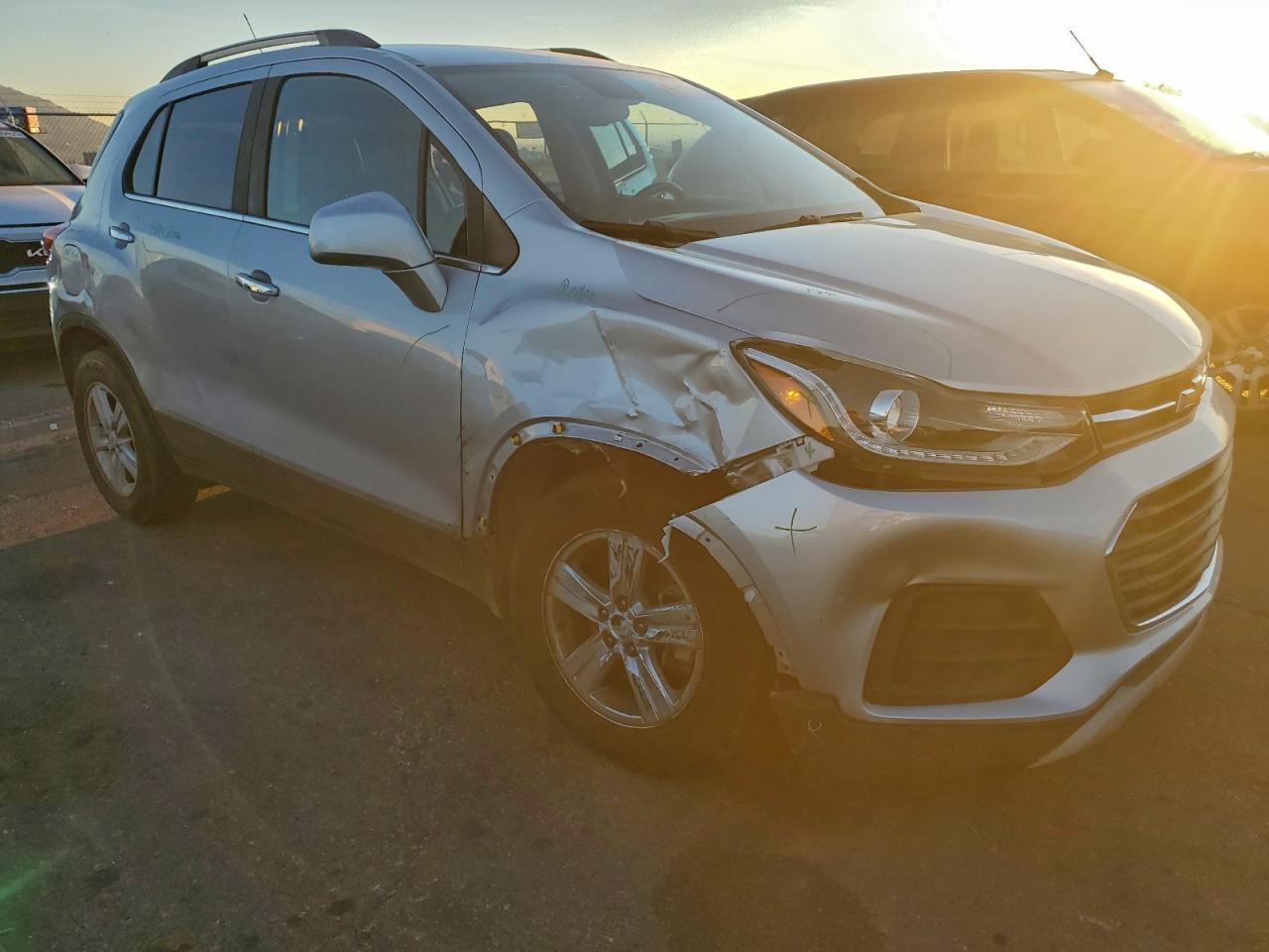 2019 CHEVROLET TRAX 1LT photo 4