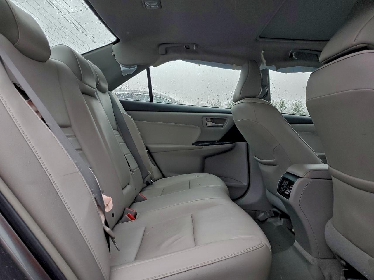 2015 TOYOTA CAMRY HYBRID photo 10