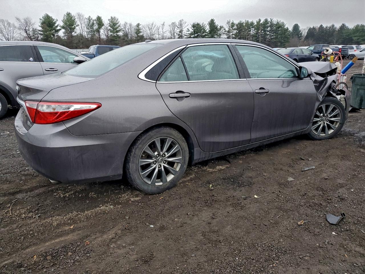 2015 TOYOTA CAMRY HYBRID photo 3
