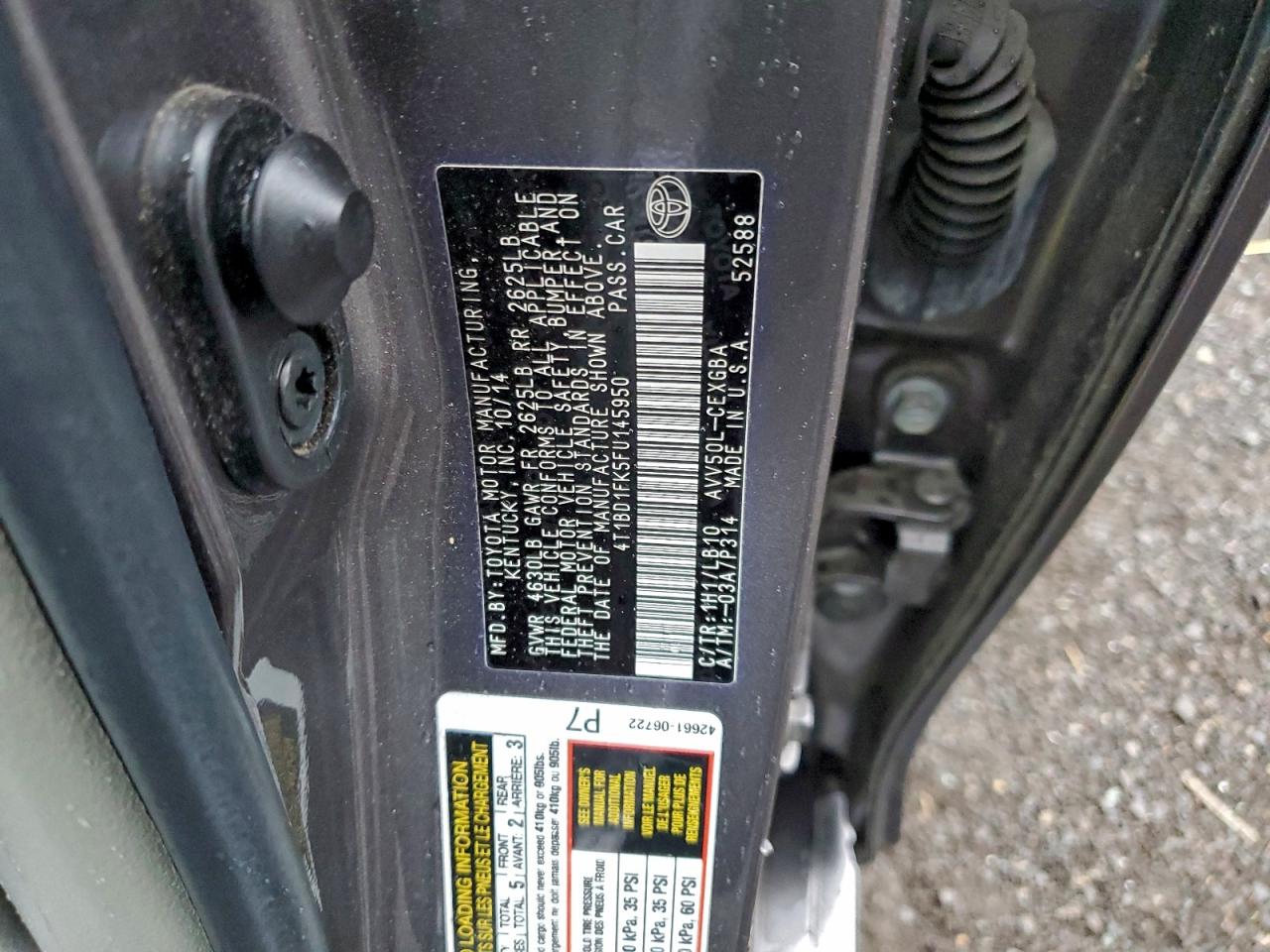2015 TOYOTA CAMRY HYBRID photo 12