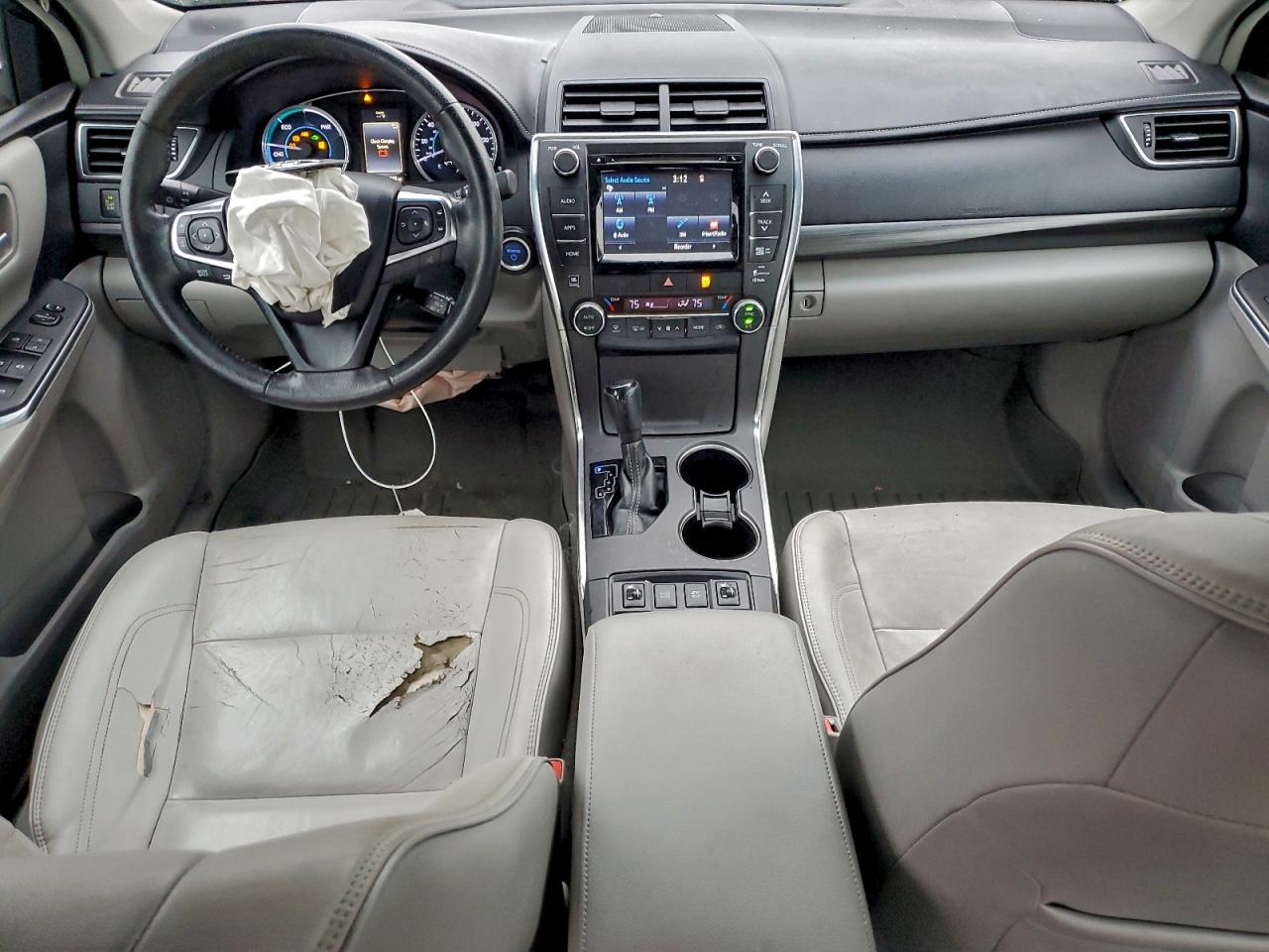 2015 TOYOTA CAMRY HYBRID photo 8