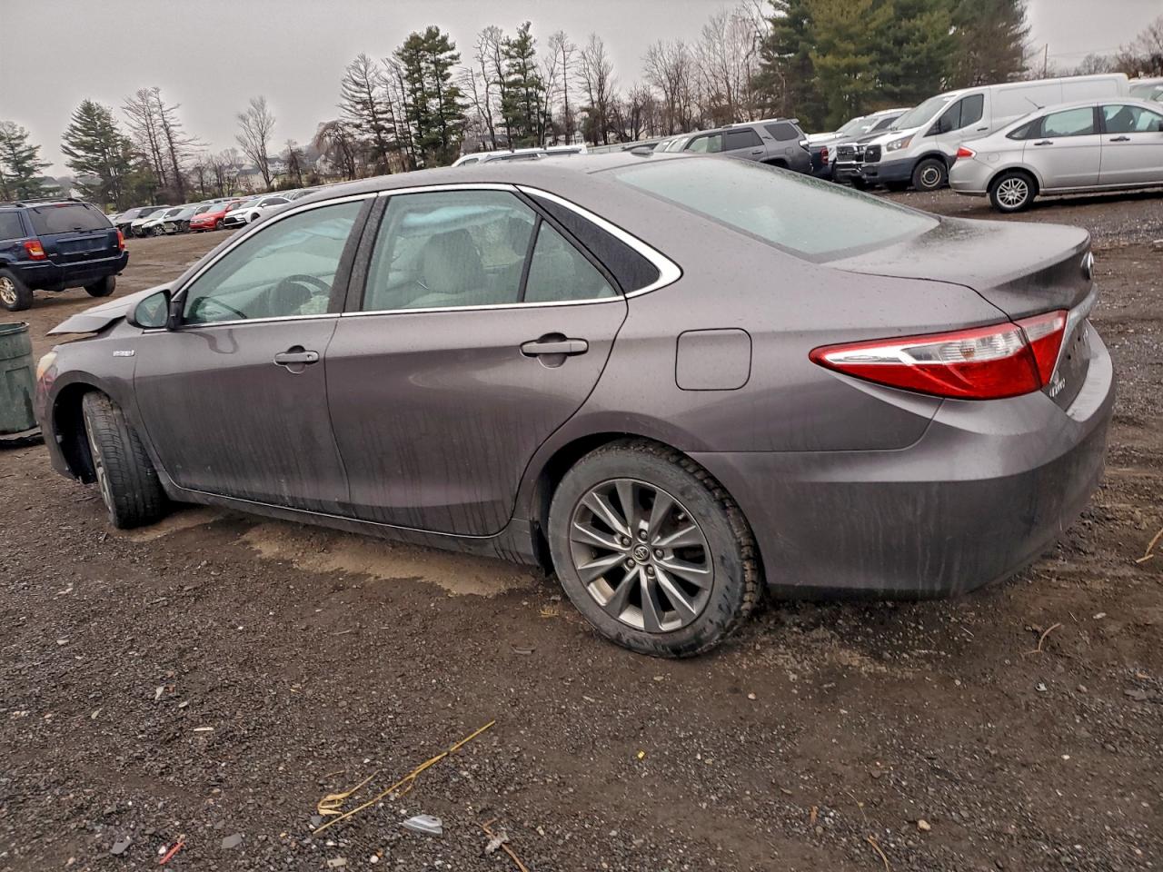 2015 TOYOTA CAMRY HYBRID photo 2