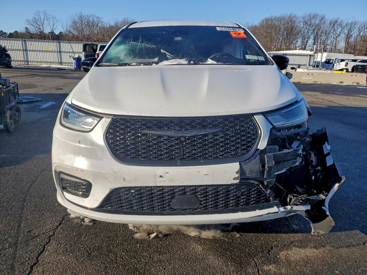 2024 CHRYSLER PACIFICA HYBRID SELECT photo 5