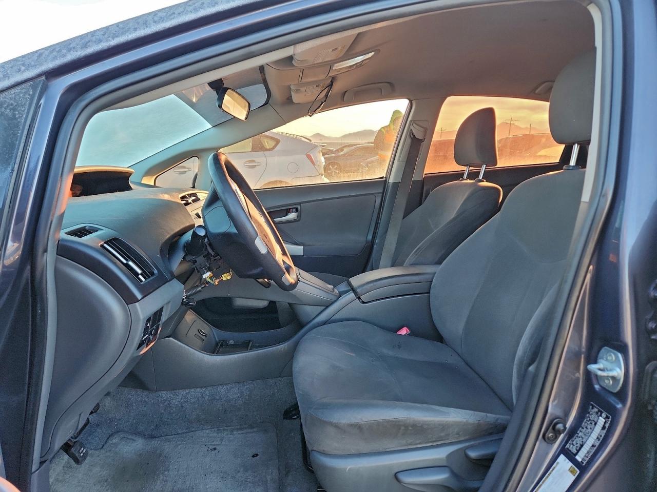 2010 TOYOTA PRIUS photo 7