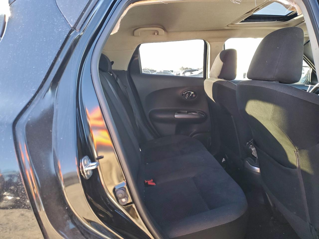 2015 NISSAN JUKE S photo 11