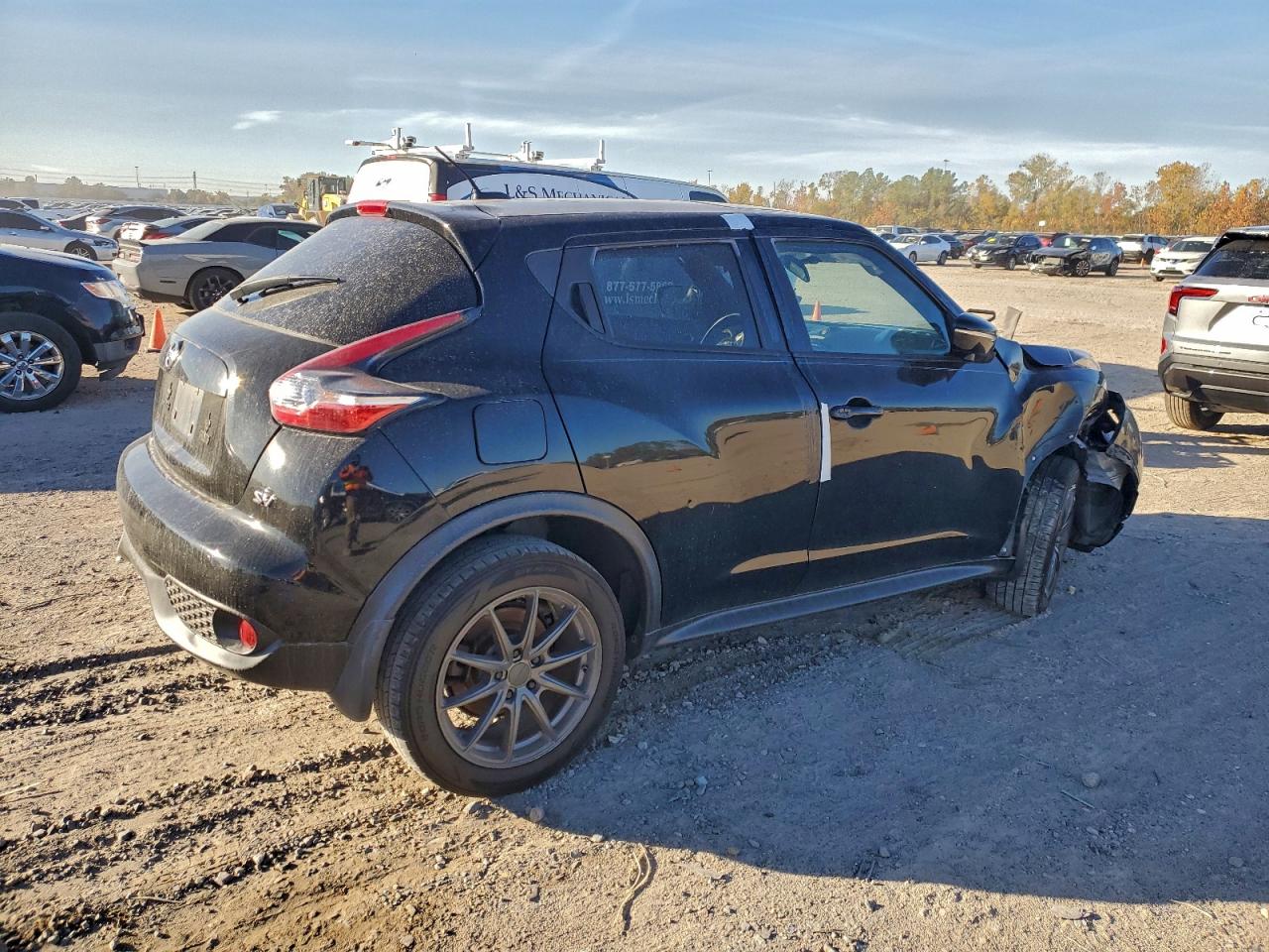 2015 NISSAN JUKE S photo 3