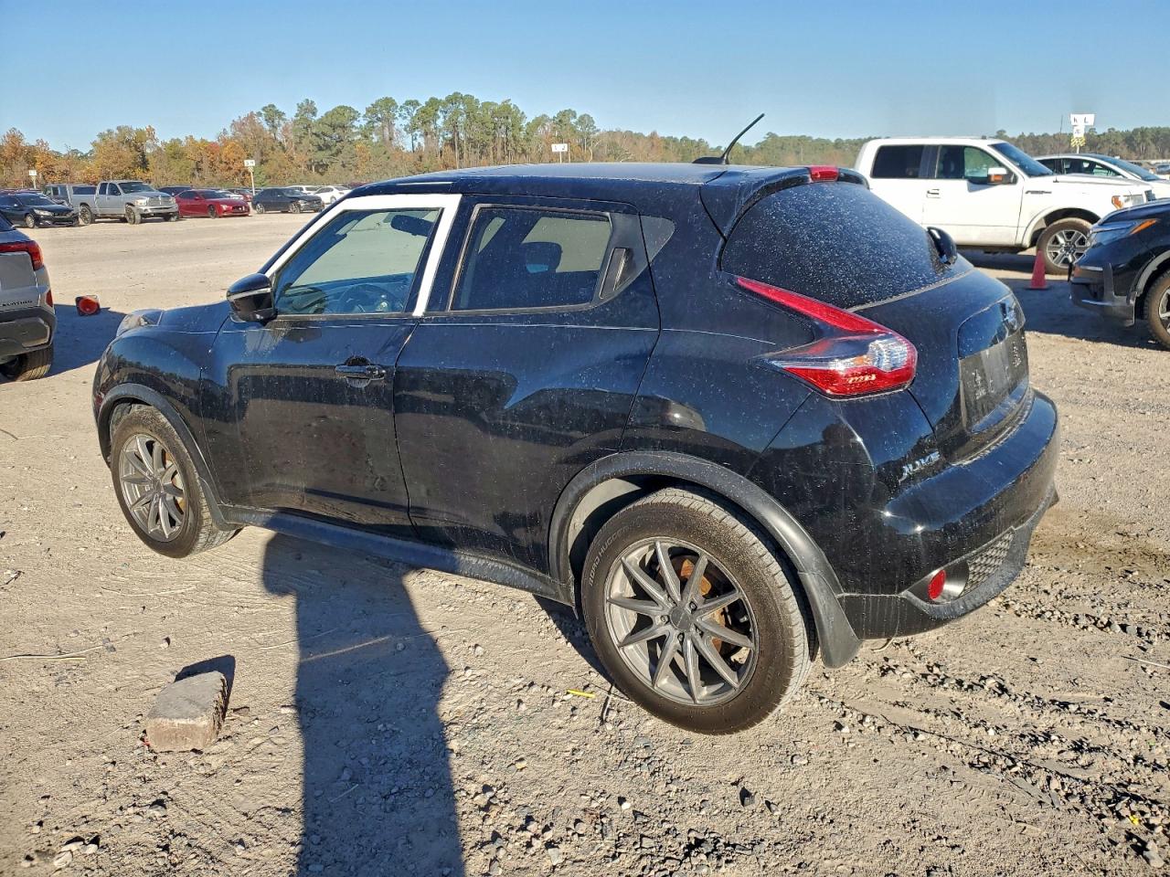 2015 NISSAN JUKE S photo 2
