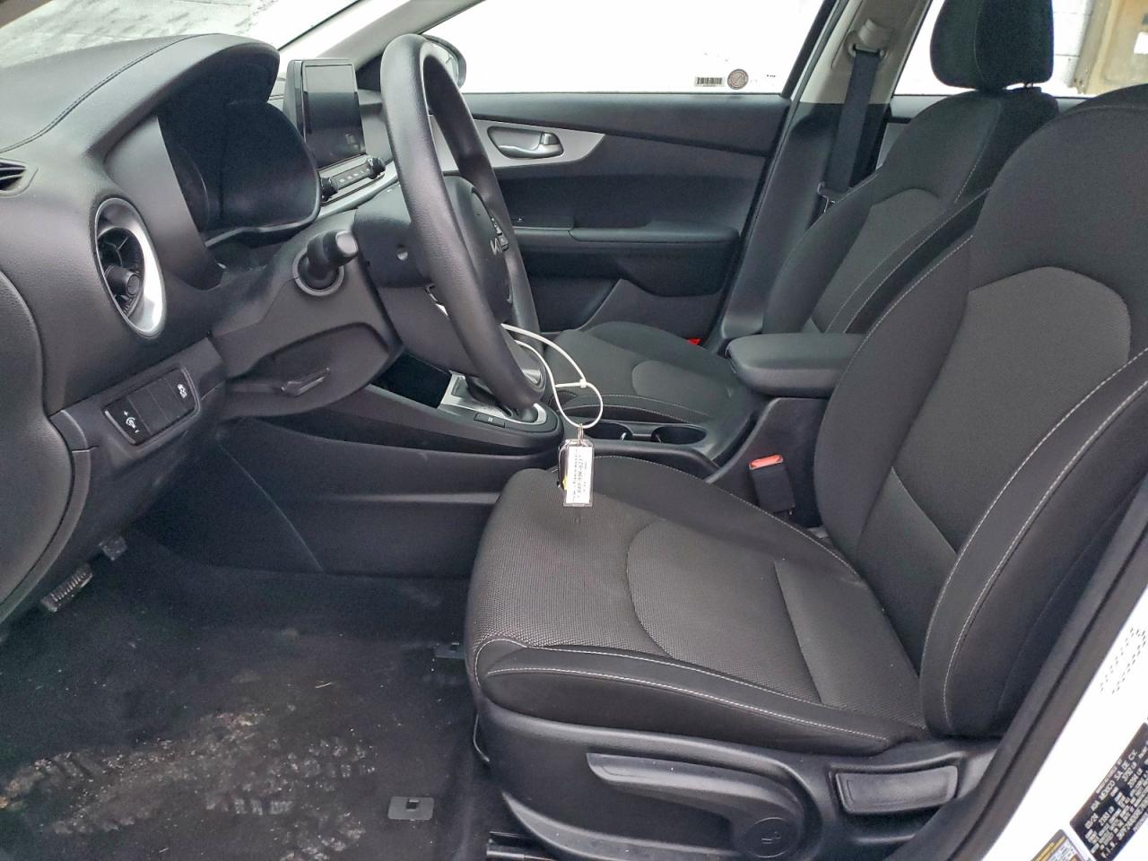 2024 KIA FORTE LX photo 13