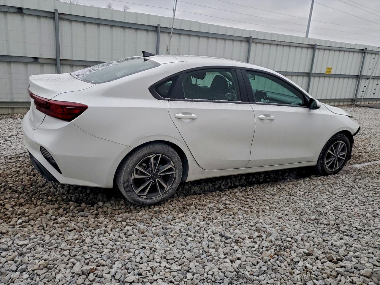 2024 KIA FORTE LX photo 5