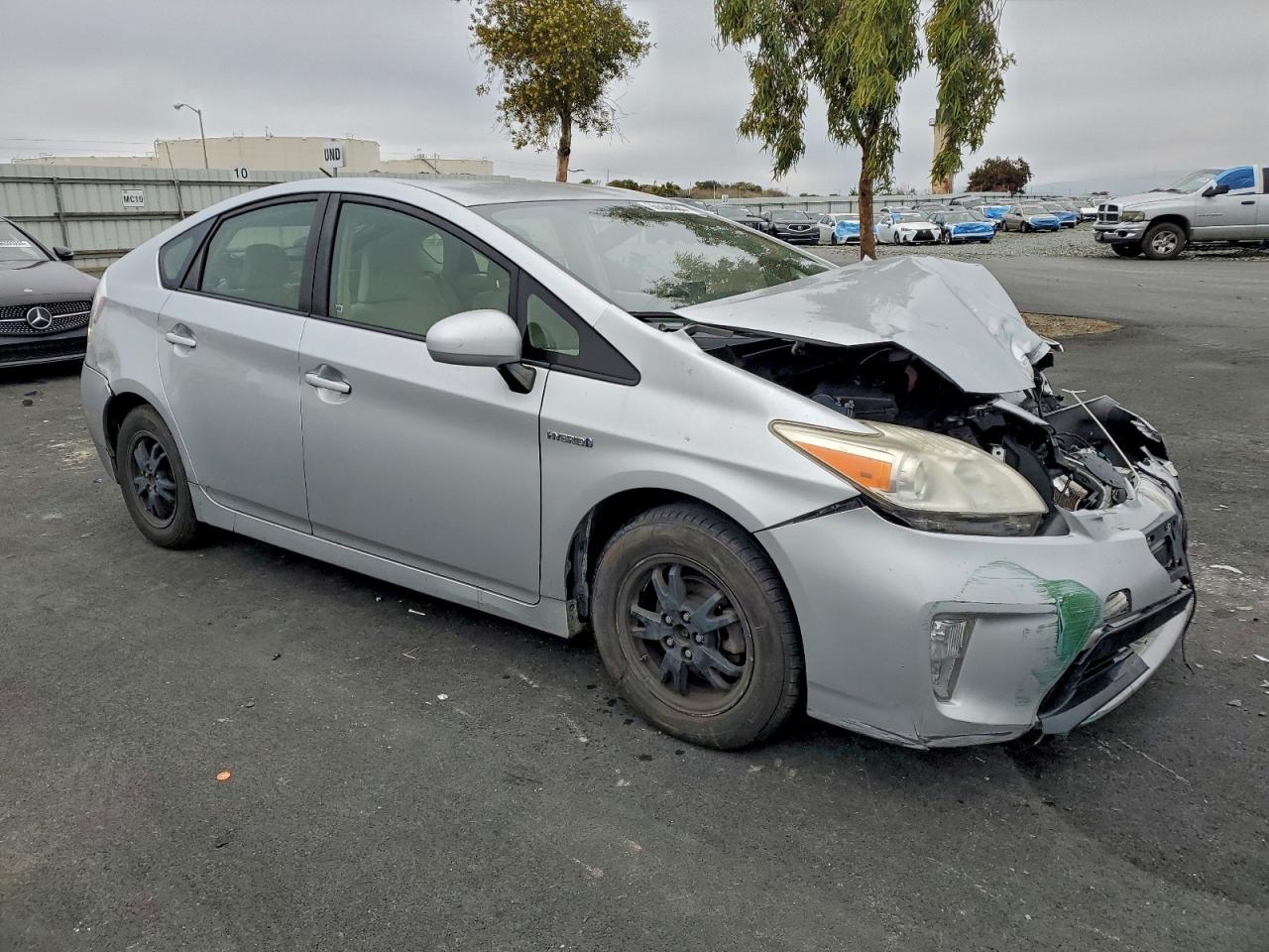 2012 TOYOTA PRIUS photo 4