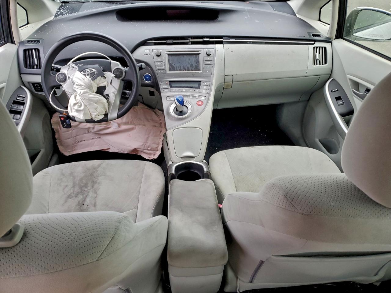 2012 TOYOTA PRIUS photo 8