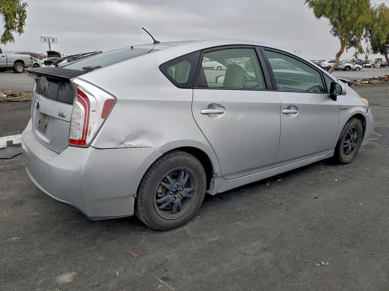 2012 TOYOTA PRIUS photo 3