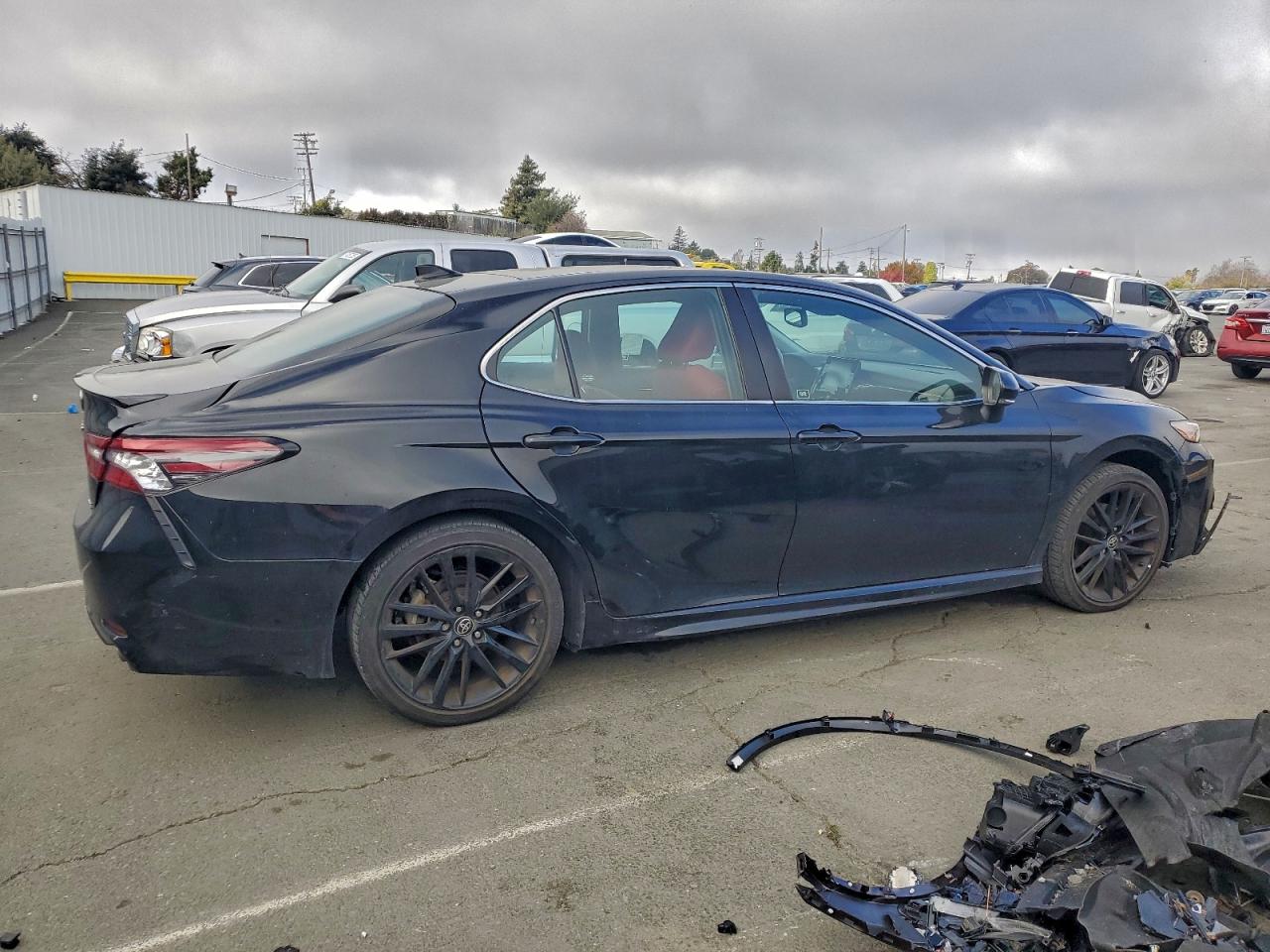 2021 TOYOTA CAMRY XSE photo 3