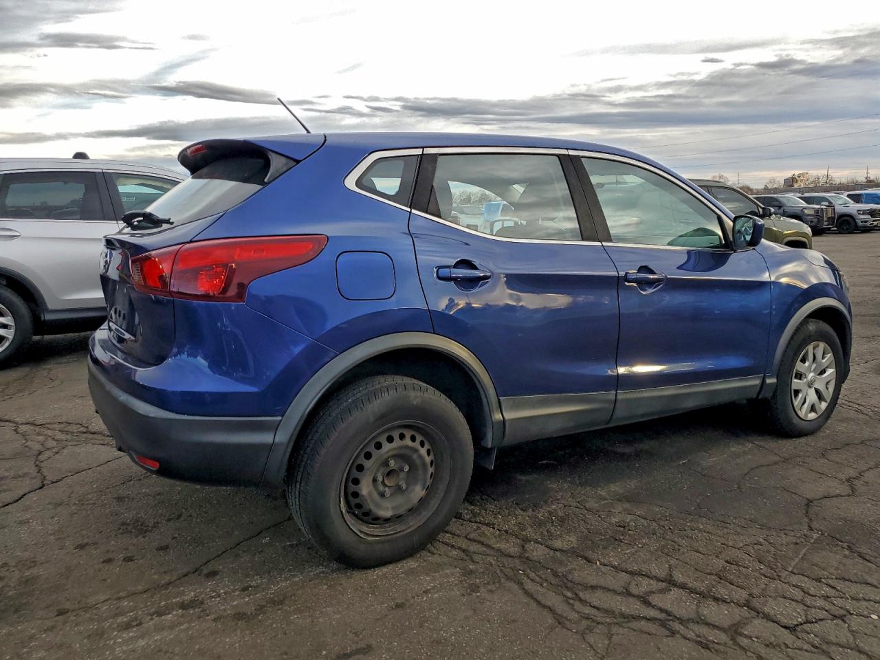 2018 NISSAN ROGUE SPORT S photo 3