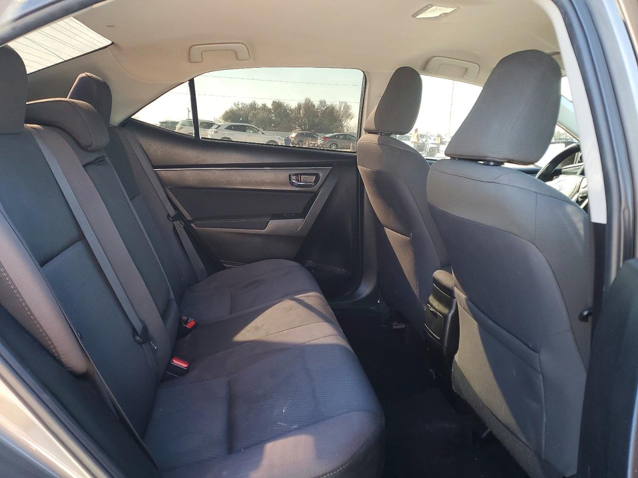 2017 TOYOTA COROLLA LE photo 19
