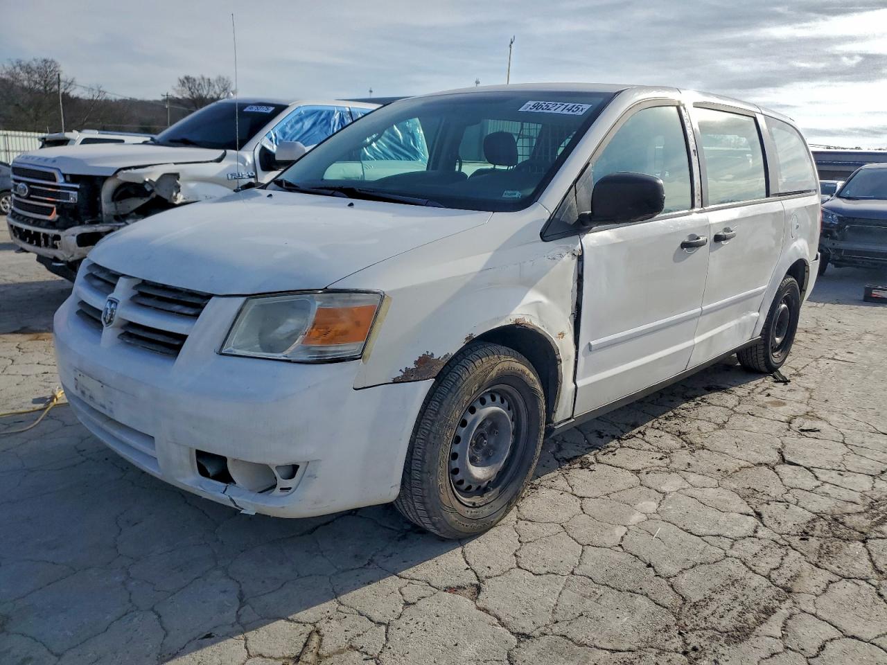 2008 DODGE GRAND CARAVAN C/V — FRONT END damage — photo 1