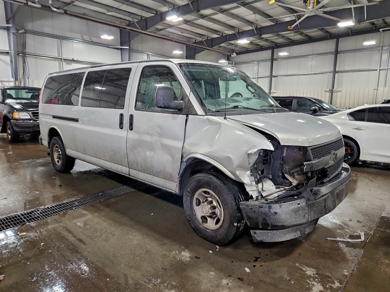 2020 CHEVROLET EXPRESS G3500 LS photo 4