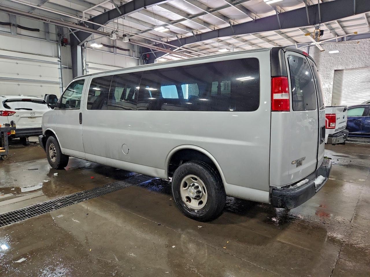 2020 CHEVROLET EXPRESS G3500 LS photo 2