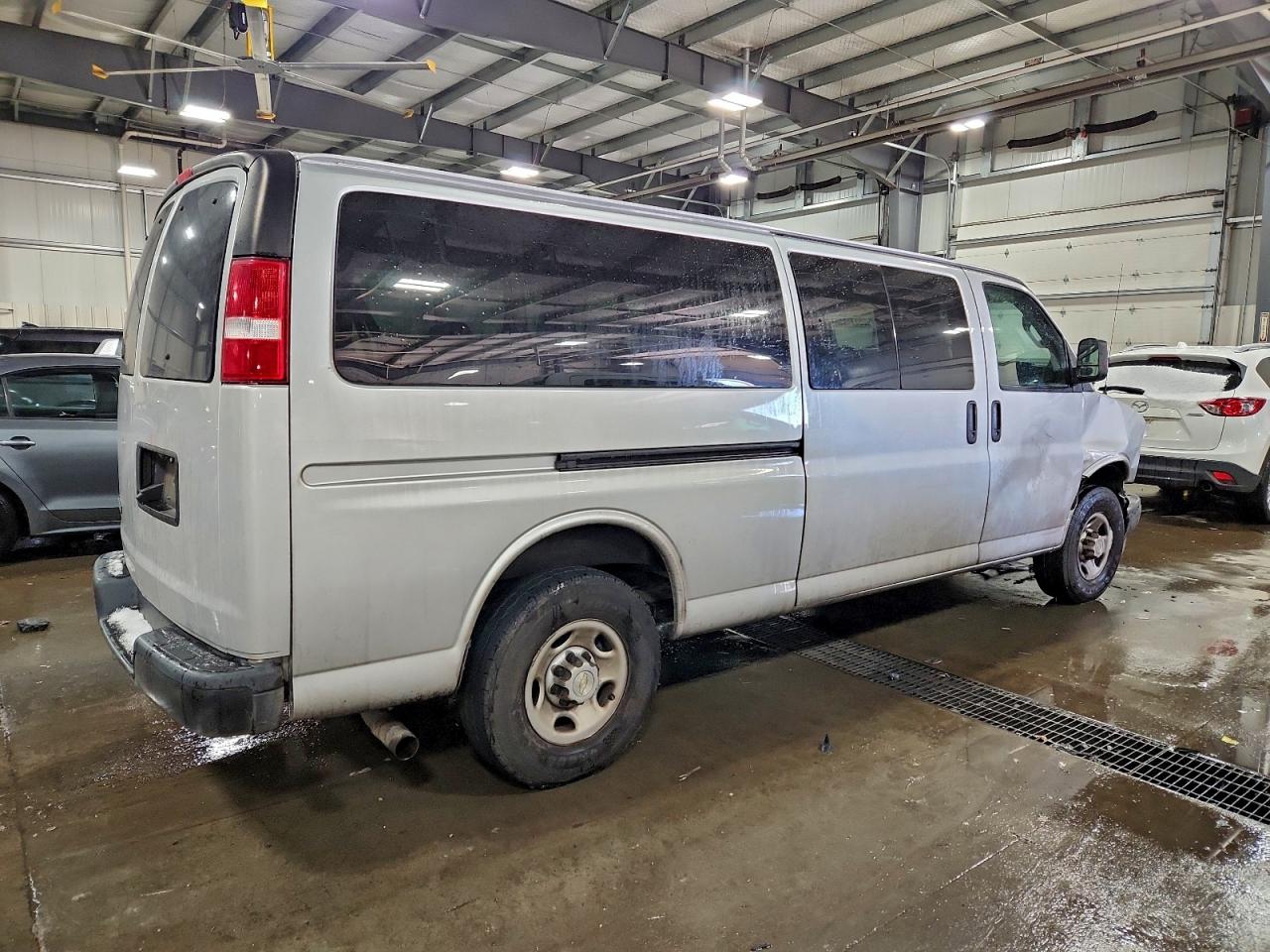2020 CHEVROLET EXPRESS G3500 LS photo 3