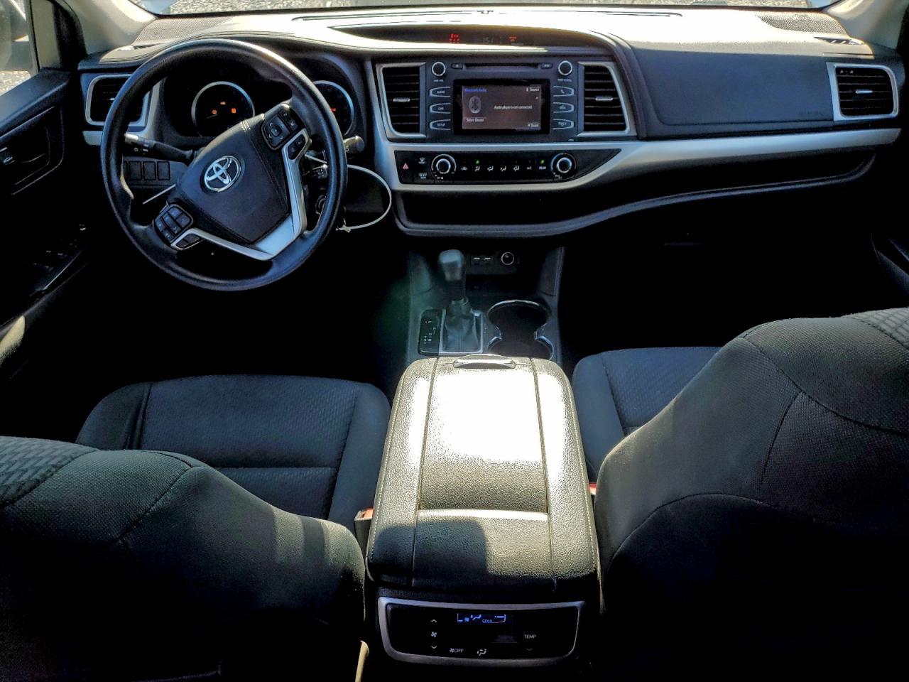 2019 TOYOTA HIGHLANDER LE photo 22