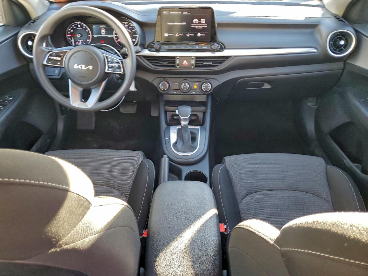 2024 KIA FORTE LX photo 22