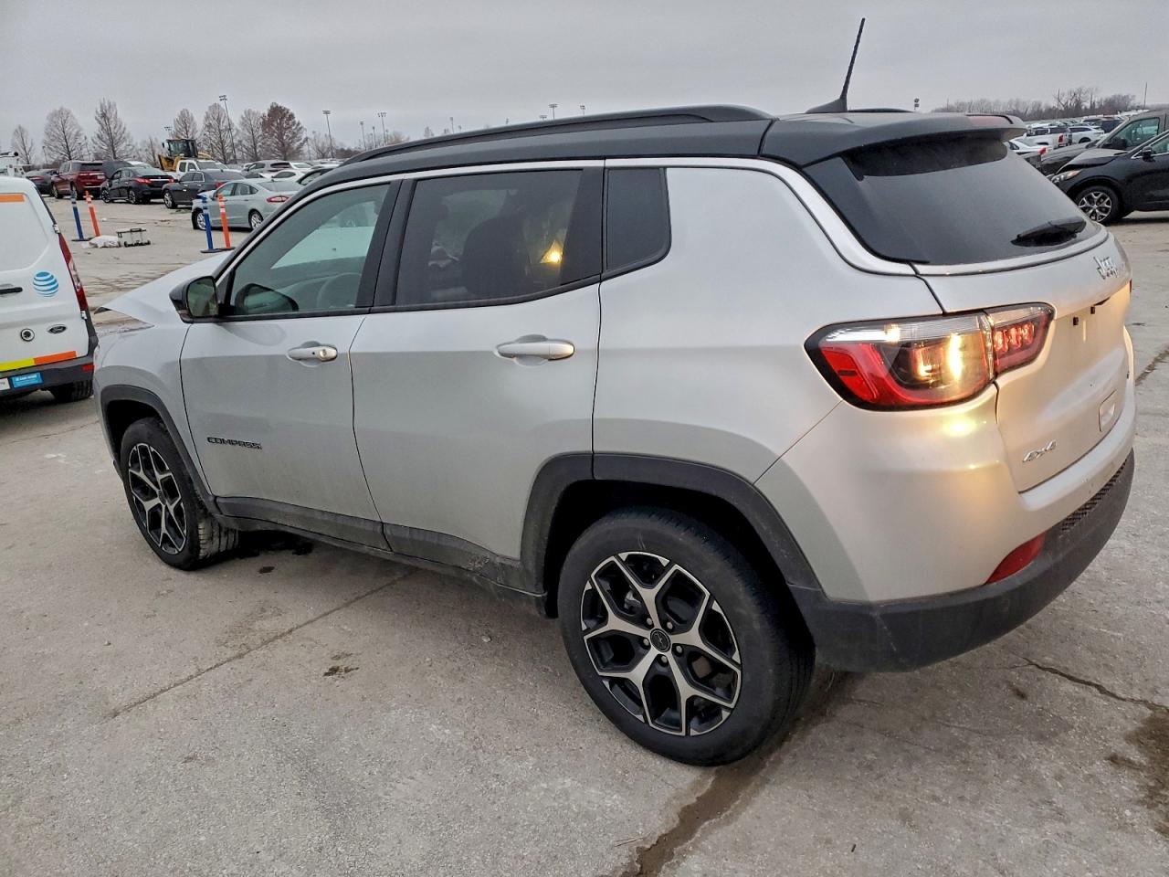 2025 JEEP COMPASS LIMITED photo 4