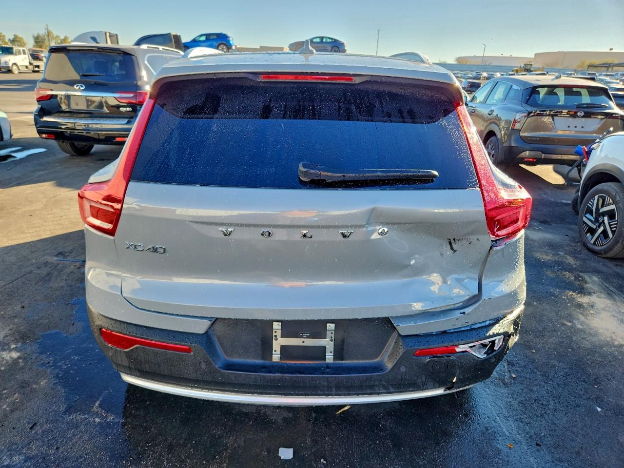 2024 VOLVO XC40 CORE photo 6