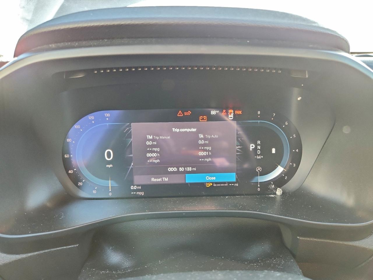 2024 VOLVO XC40 CORE photo 9