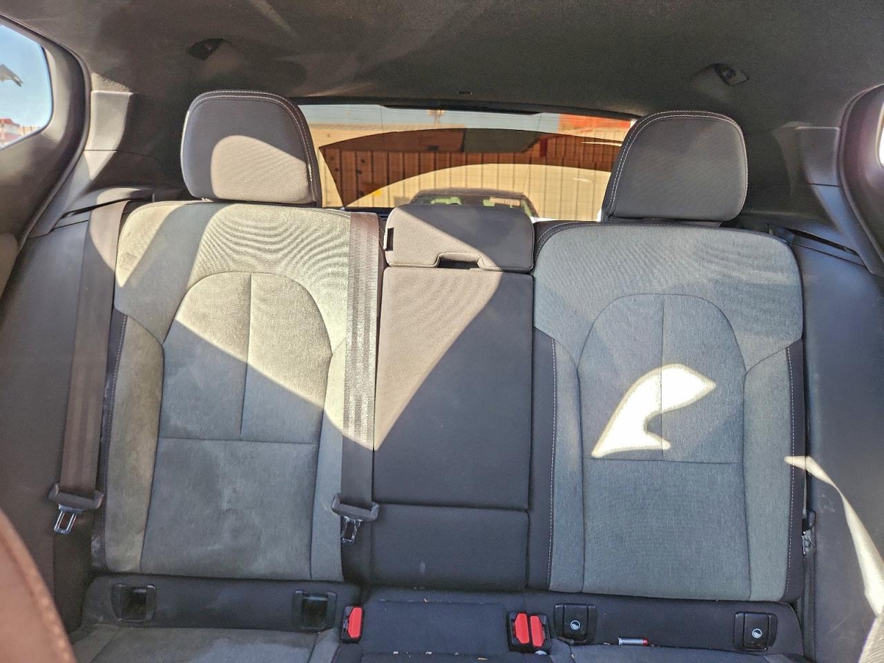 2024 VOLVO XC40 CORE photo 10