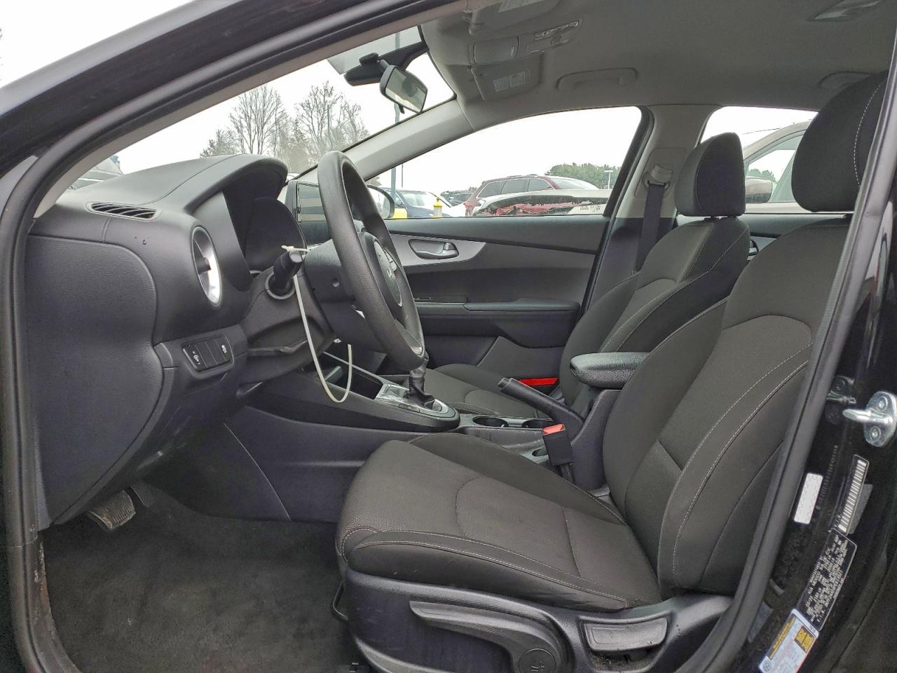 2023 KIA FORTE LX photo 13